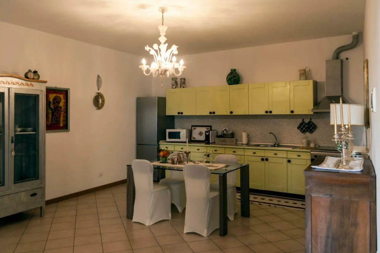 Casa Del Sole Appartamento N° 2 White And Gold Room Gavardo